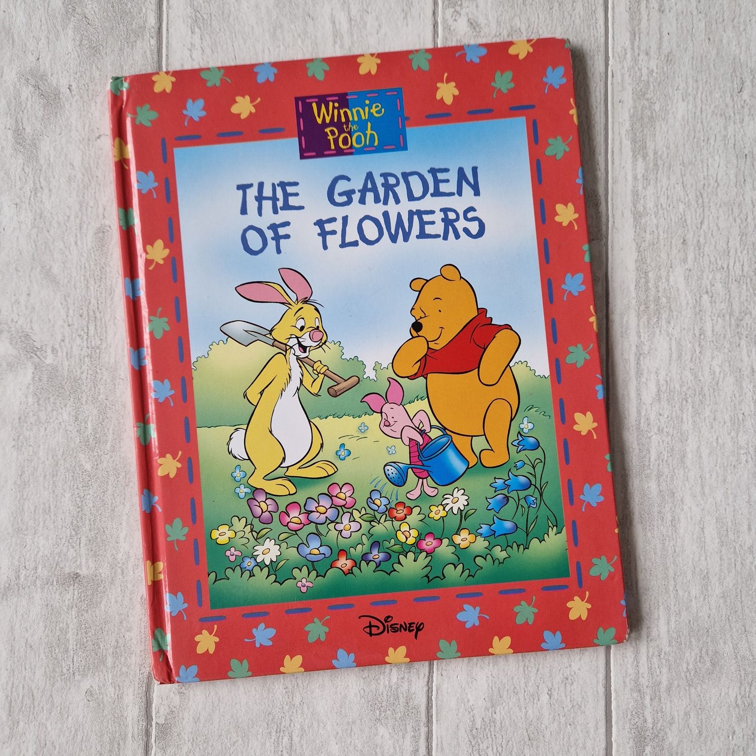 Winnie the Pooh - Garden of Flowers