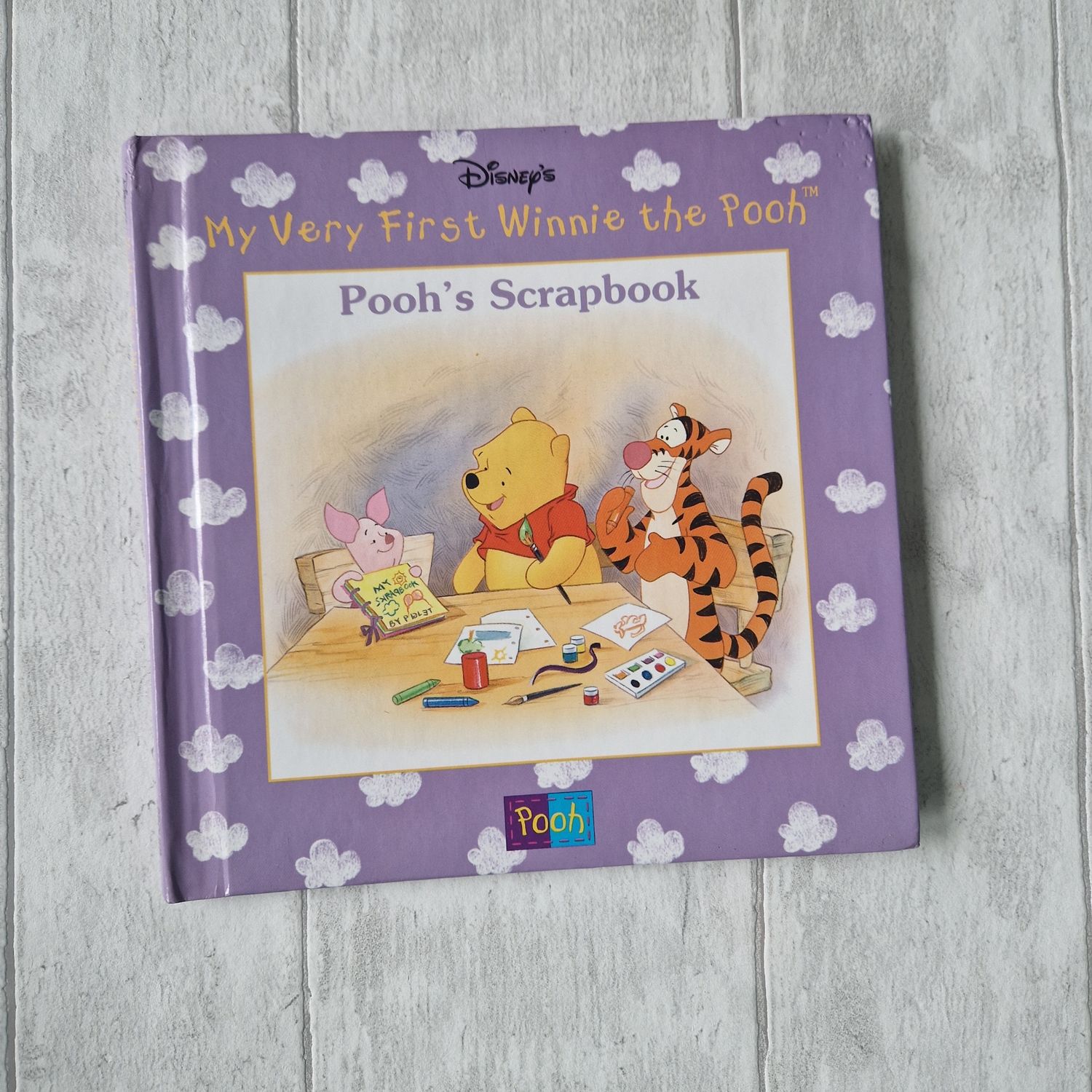 Winnie the Pooh - Pooh&#39;s Scrapbook