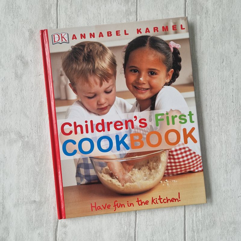 Children&#39;s First Cook Book - baking