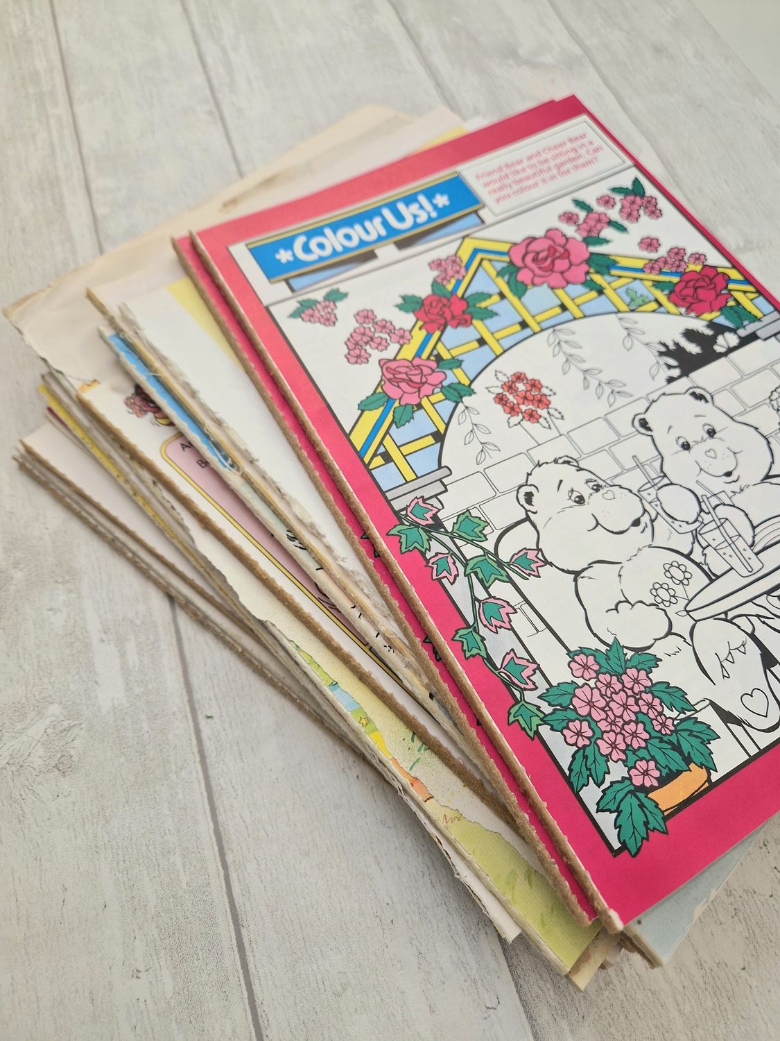 Bundle of approx 280 x 1980s / 90s book paper for crafts / decoupage / Scrapbooking - FREE UK POSTAGE ONLY