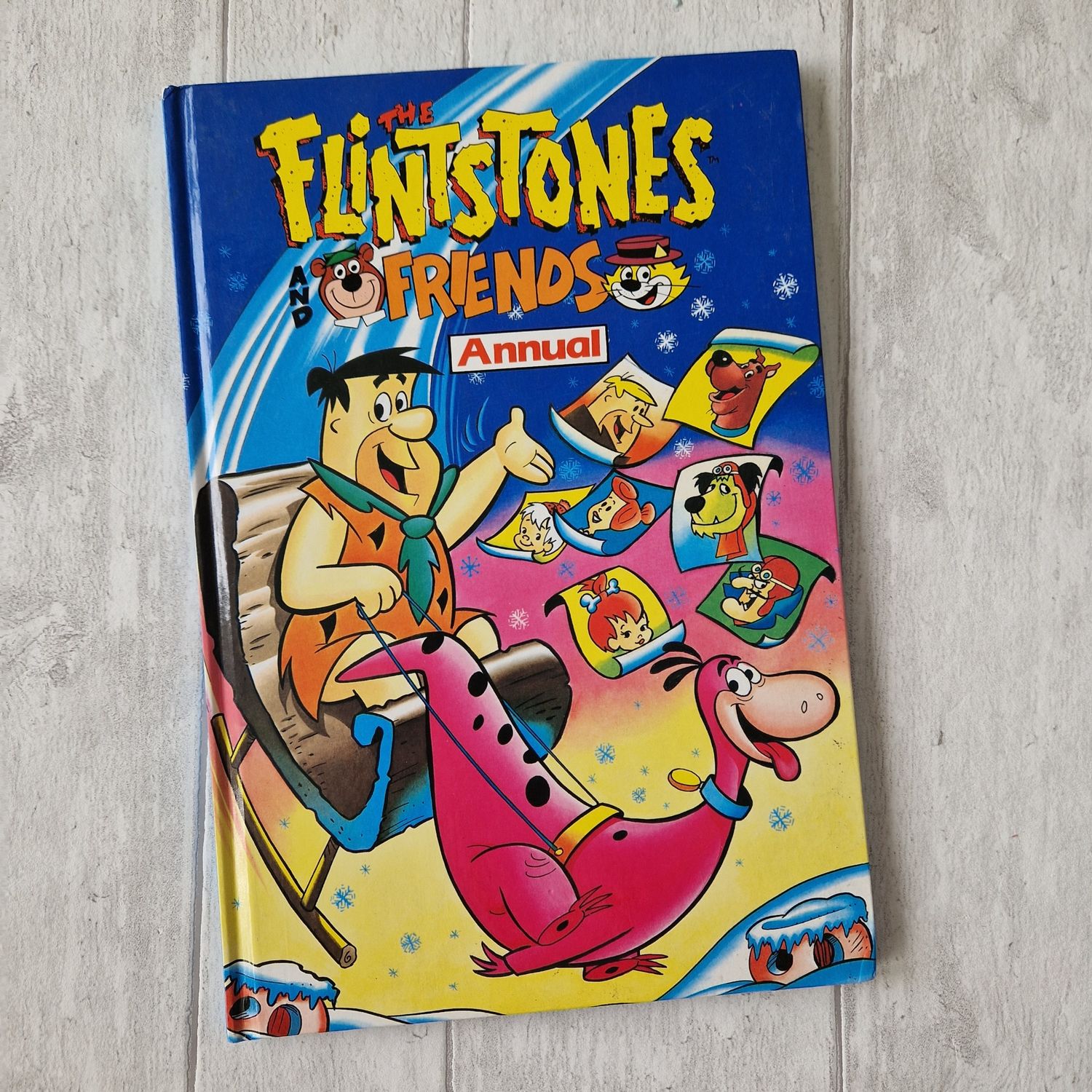 The Flintstones and Friends Annual 1989 -  Top Cat, Scooby Doo, Huckleberry Hound, Dick Dastardley - Hanna Barbera