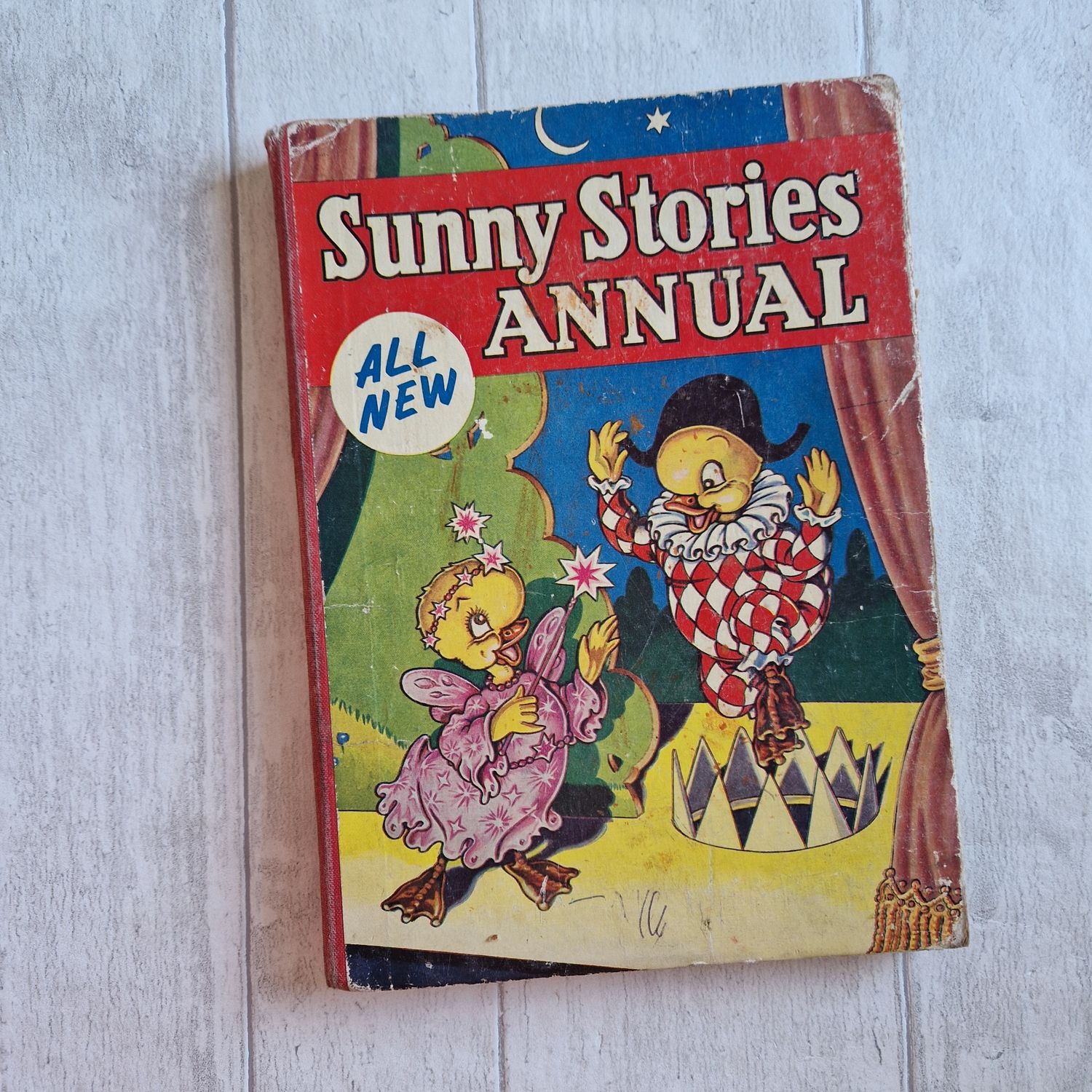 Sunny Stories Annual c. 1950s - Magic show / Theatre