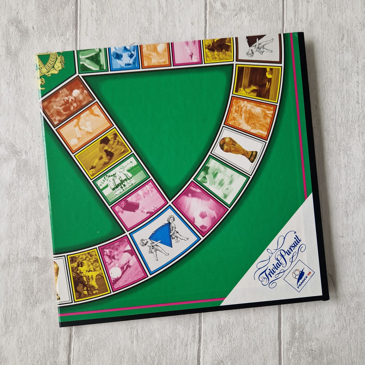 Trivial Pursuit Board Game - Football - Sports