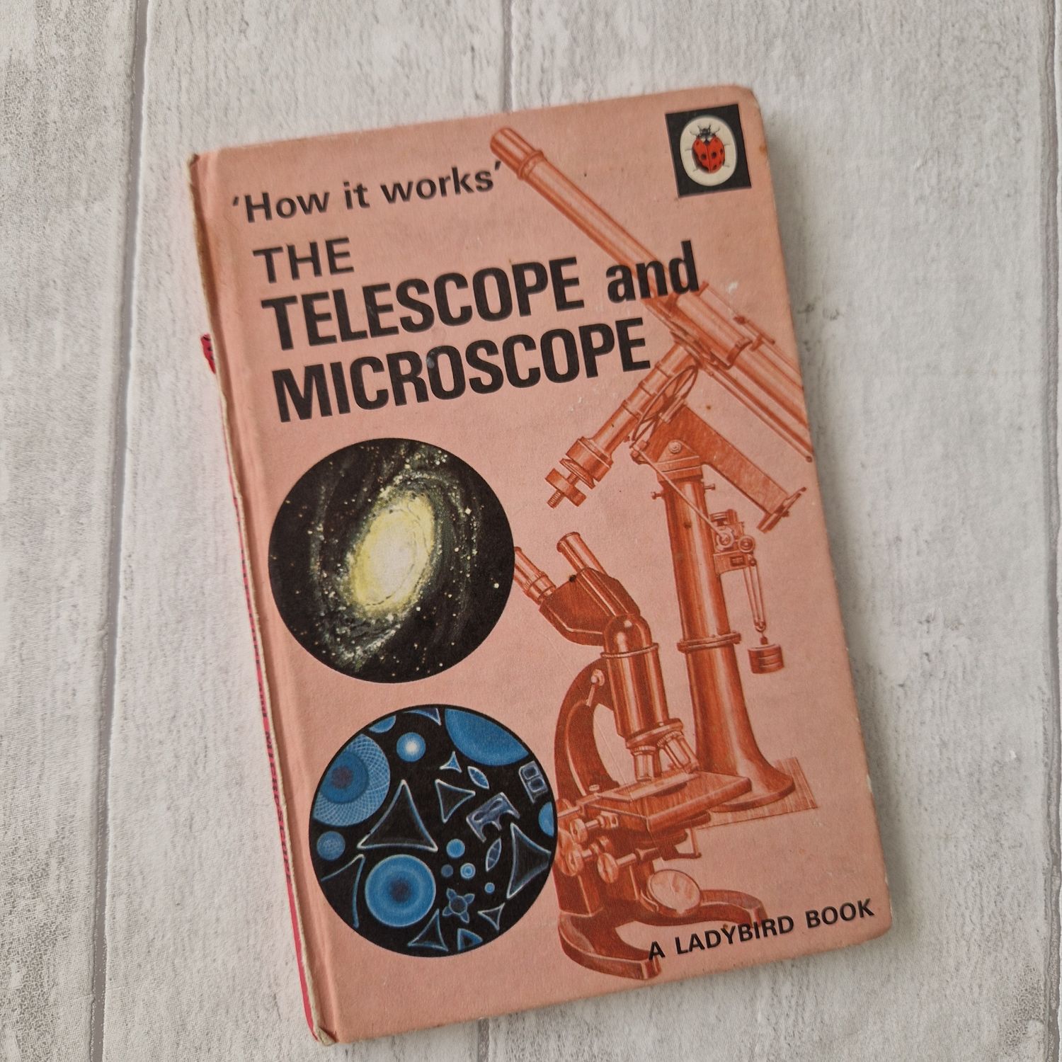 The Telescope &amp; Microscope Ladybird Book - science, medicine