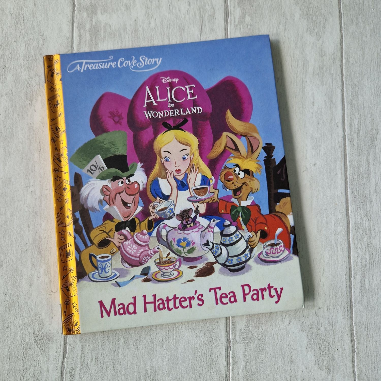 Alice in Wonderland - Mad Hatter's Tea Party
