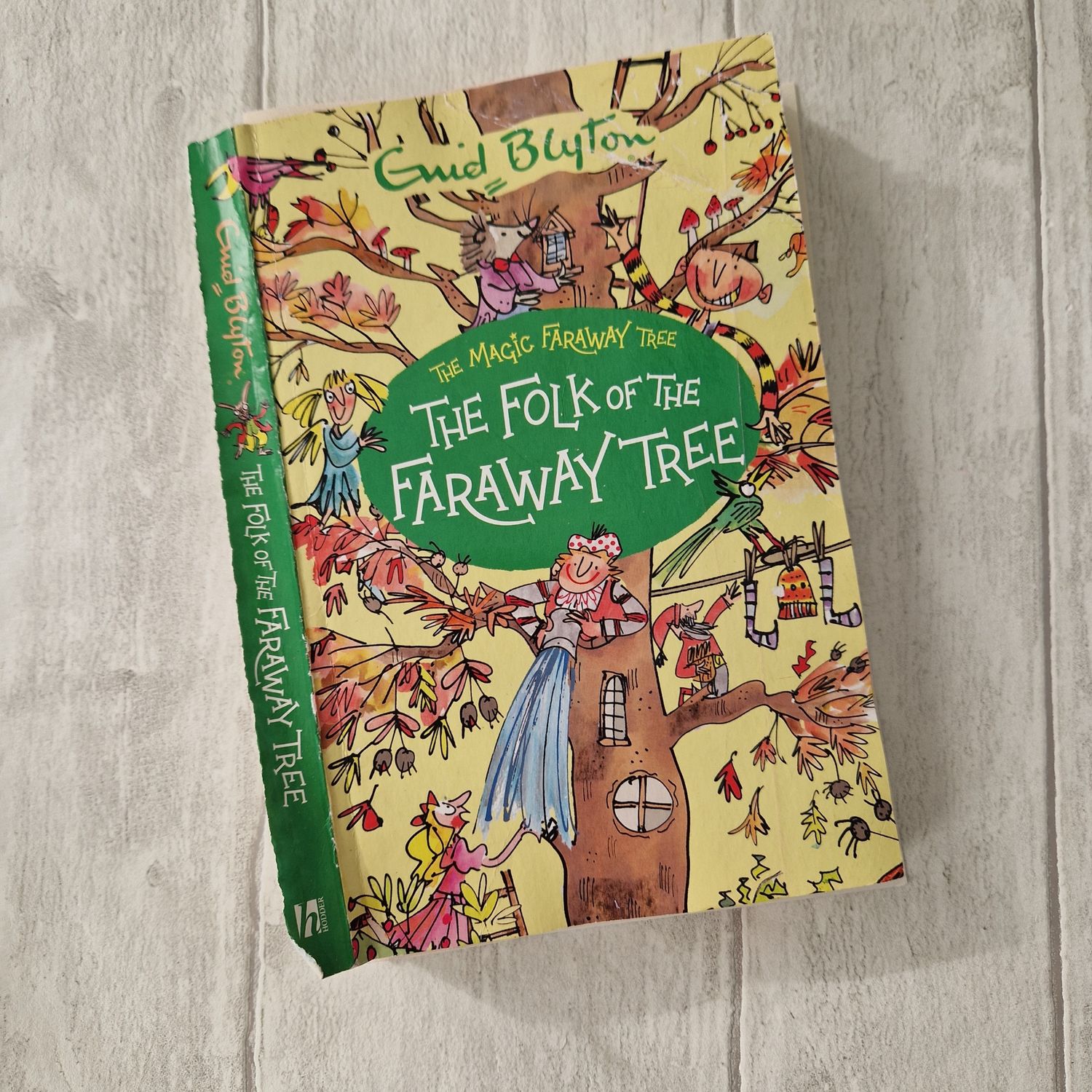 Enid Blyton - The Folk of the Faraway Tree