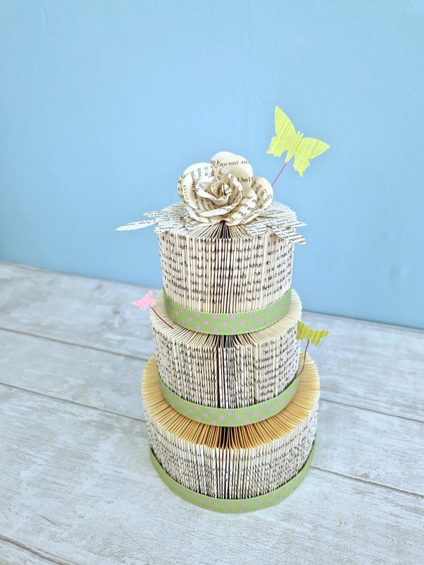 Craft Club #18 - Book Cake