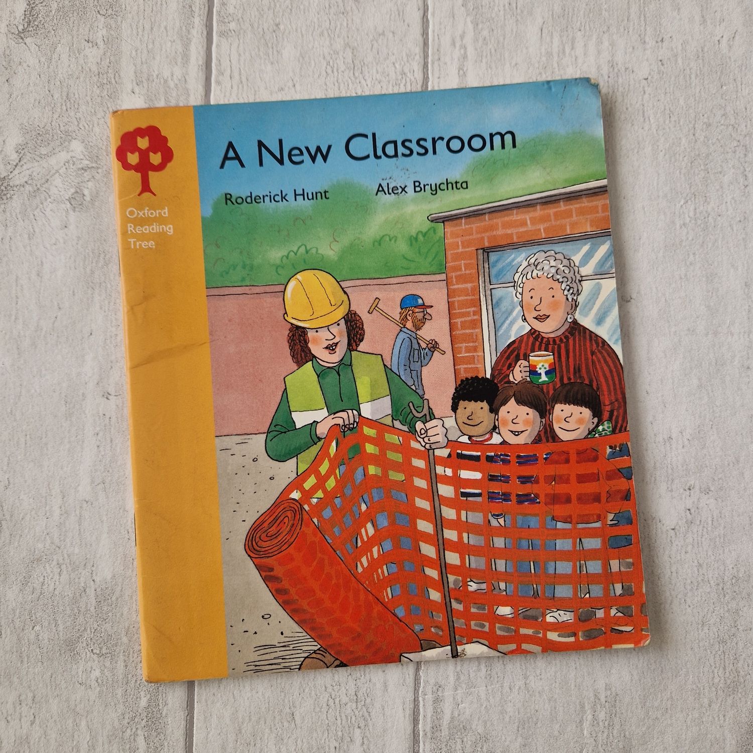 A New Classroom - Oxford Reading Tree - made from a paperback book - Chip &amp; Biff 1999
