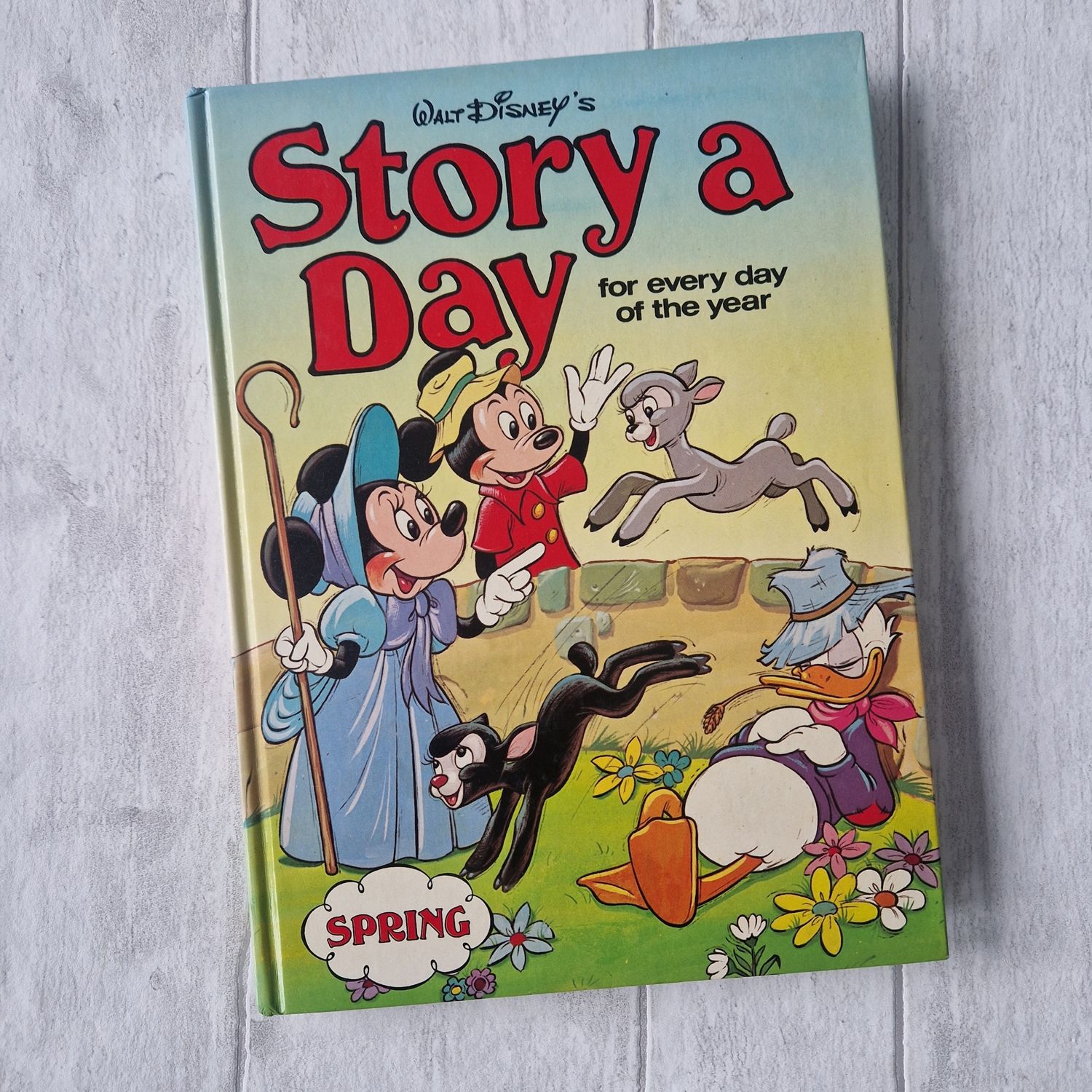 Walt Disney's Story a Day - Spring Minnie, Mickey, Donald