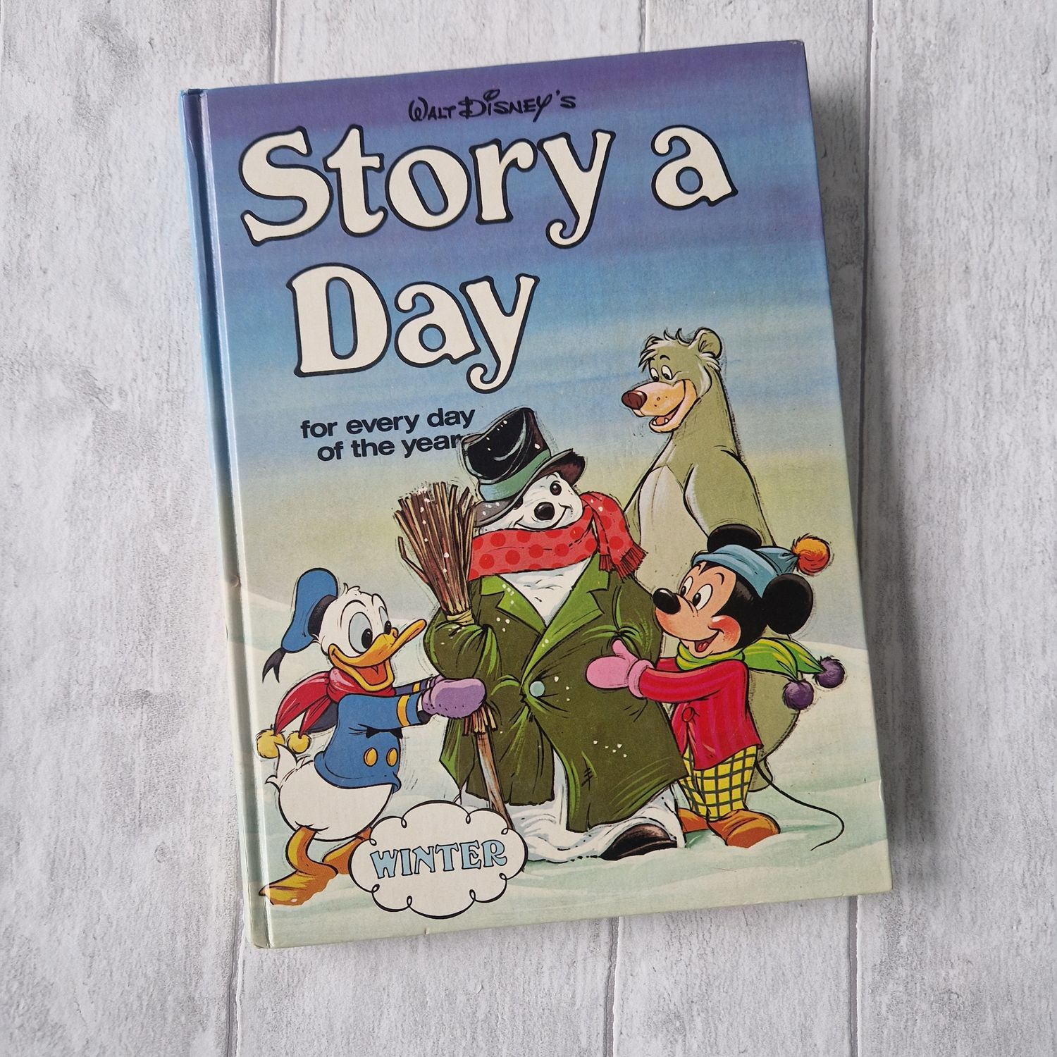 Walt Disney's Story a Day - Winter Donald, Mickey Baloo 1979