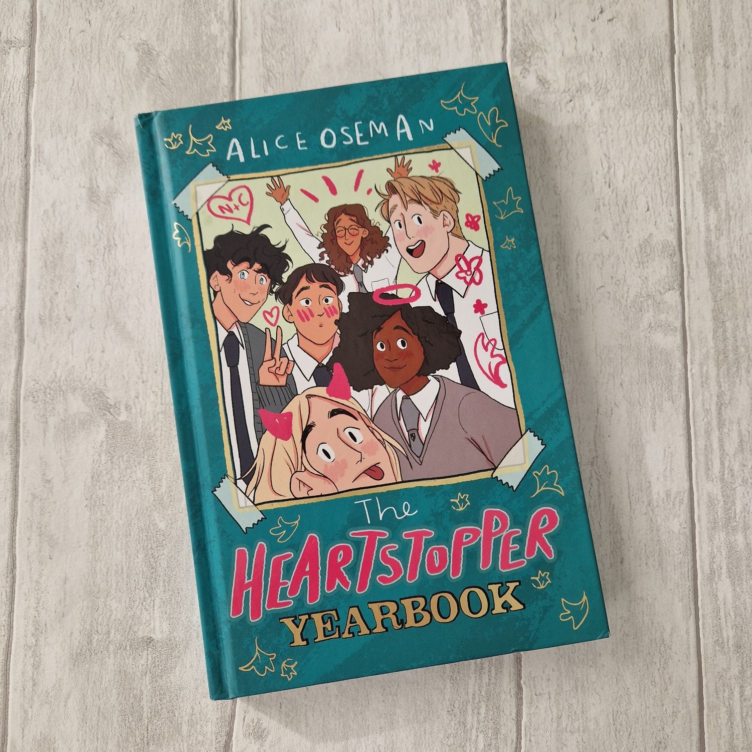 The Heartstopper Yearbook by Alice Oseman