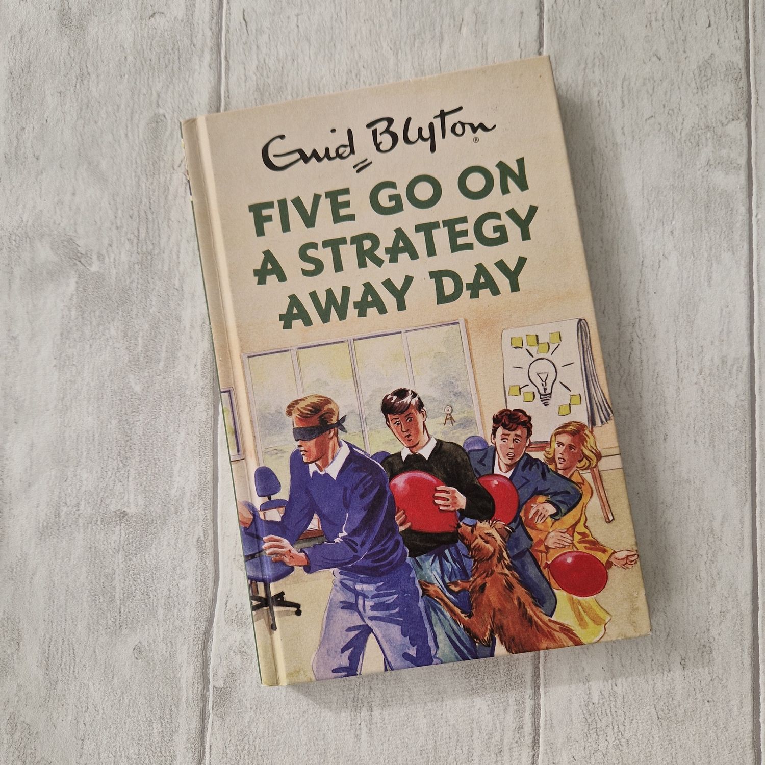 Enid Blyton - Five Go On a Strategy Away Day
