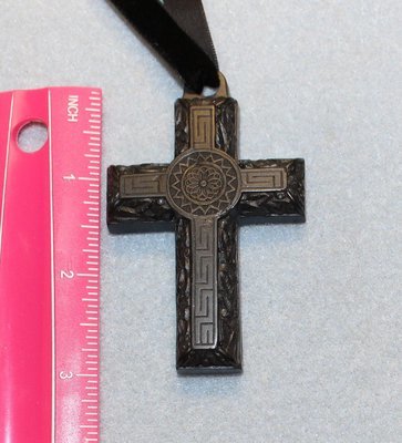 Large Reproduction &#39;Vulcanite&#39; Cross