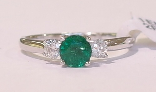 18ct white gold emerald and diamond ring