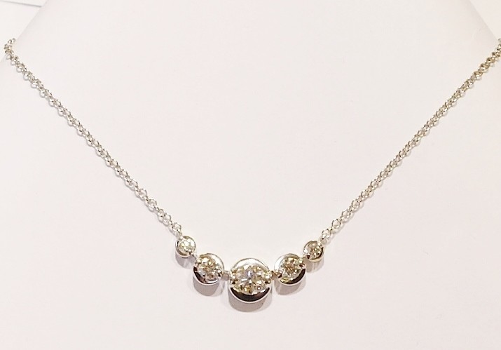 18ct white gold diamond necklet