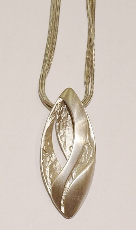 Sterling silver Sueno pendant
