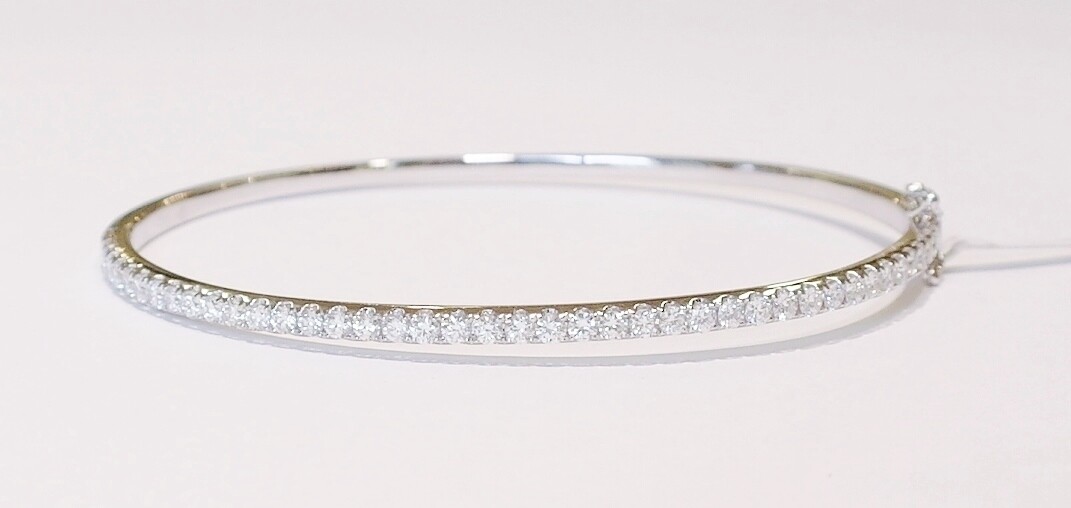 18ct white gold diamond bangle