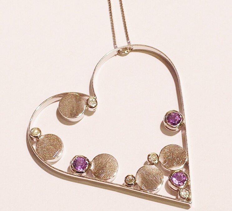9ct white gold amethyst and diamond pendant