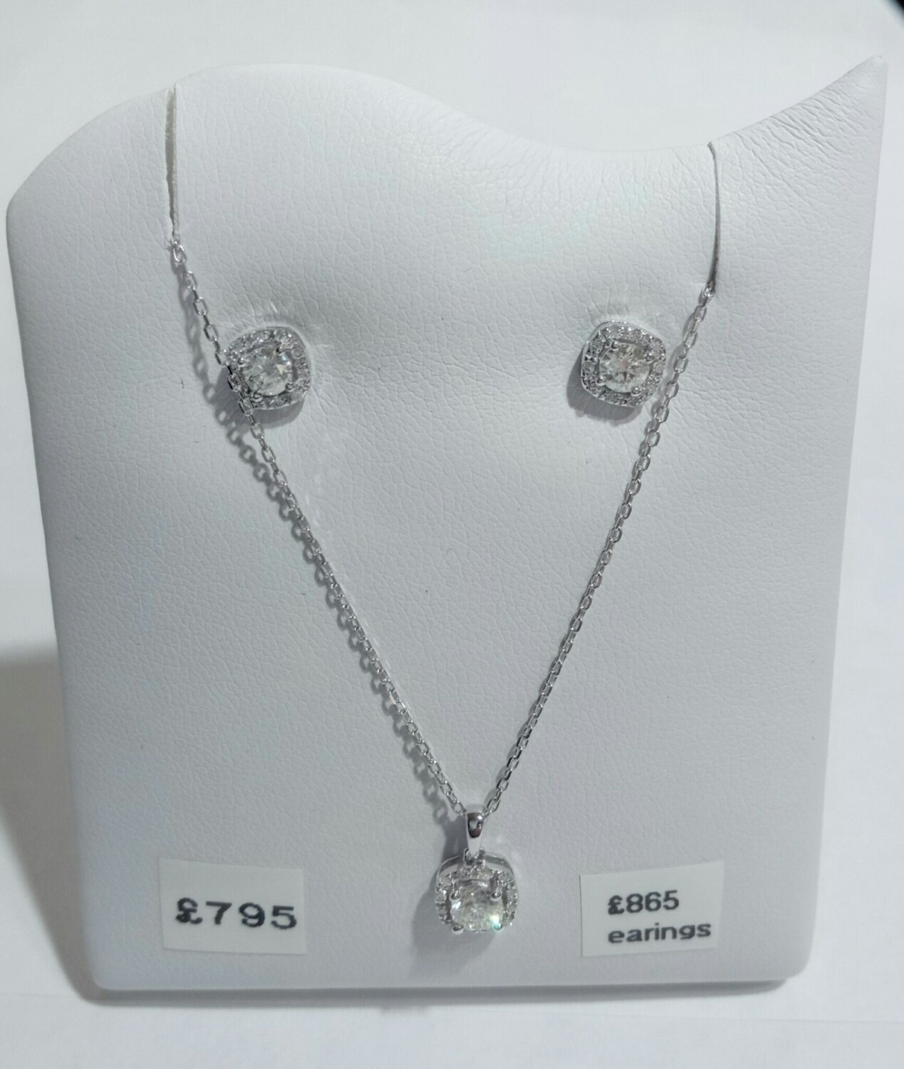 18ct white gold diamond stud earrings