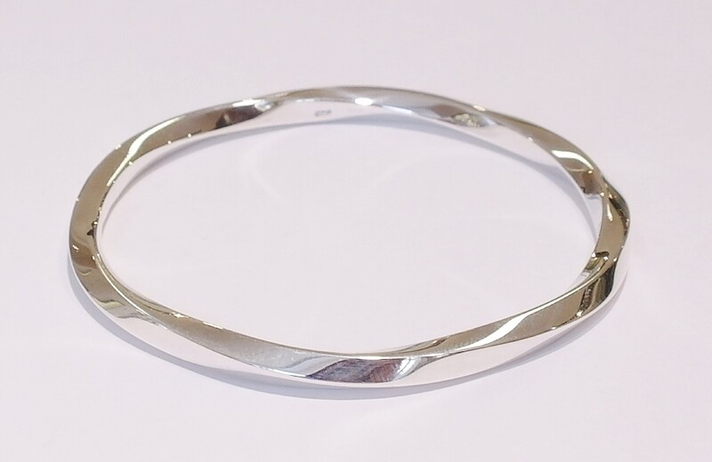 Sterling silver bangle