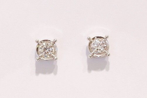 18ct white gold diamond studs