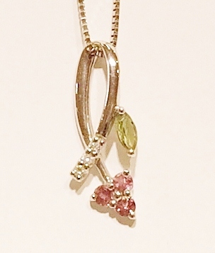 18ct white gold pendant