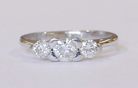 18ct white gold three-stone diamond ring