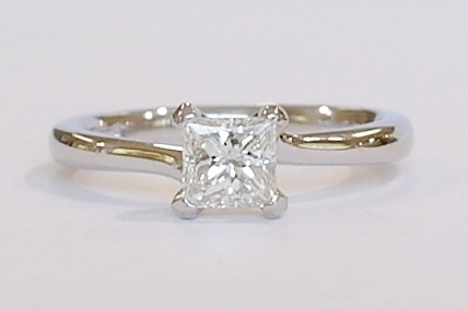 Platinum princess cut diamond ring