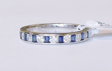 18ct white gold sapphire and diamond ring