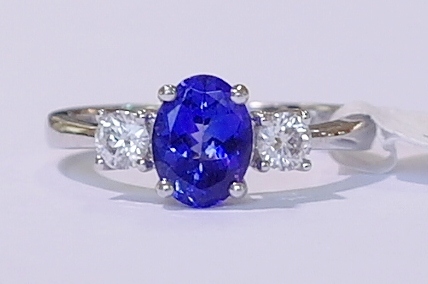 18ct white gold tanzanite and diamond ring