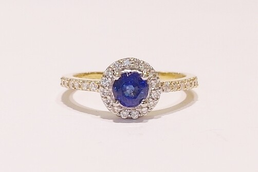 18ct sapphire and diamond ring