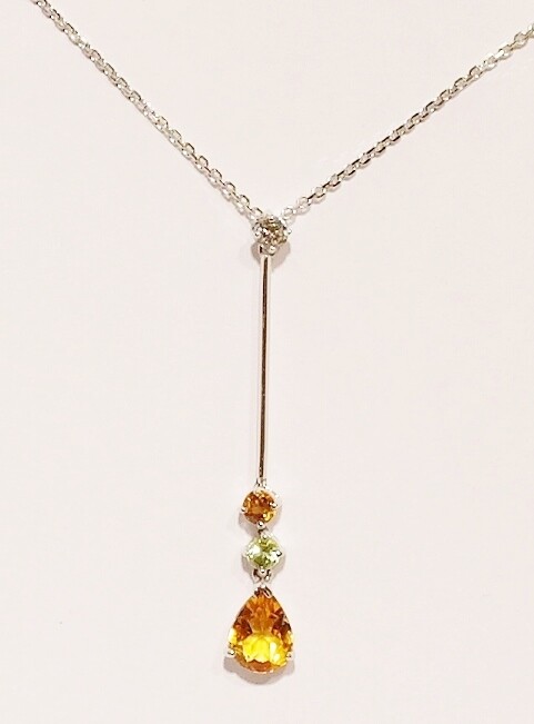 18ct white gold multi-stone pendant