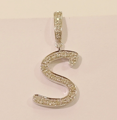 9ct white gold and diamond initial charm/pendant