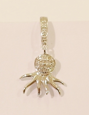 9ct white gold and diamond charm/pendant
