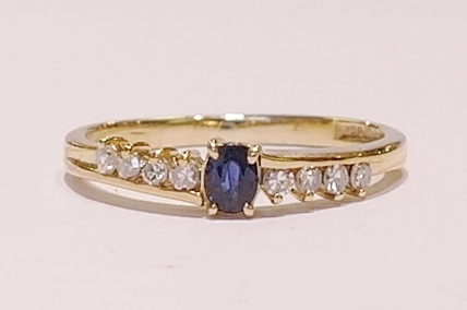 9ct sapphire and diamond ring