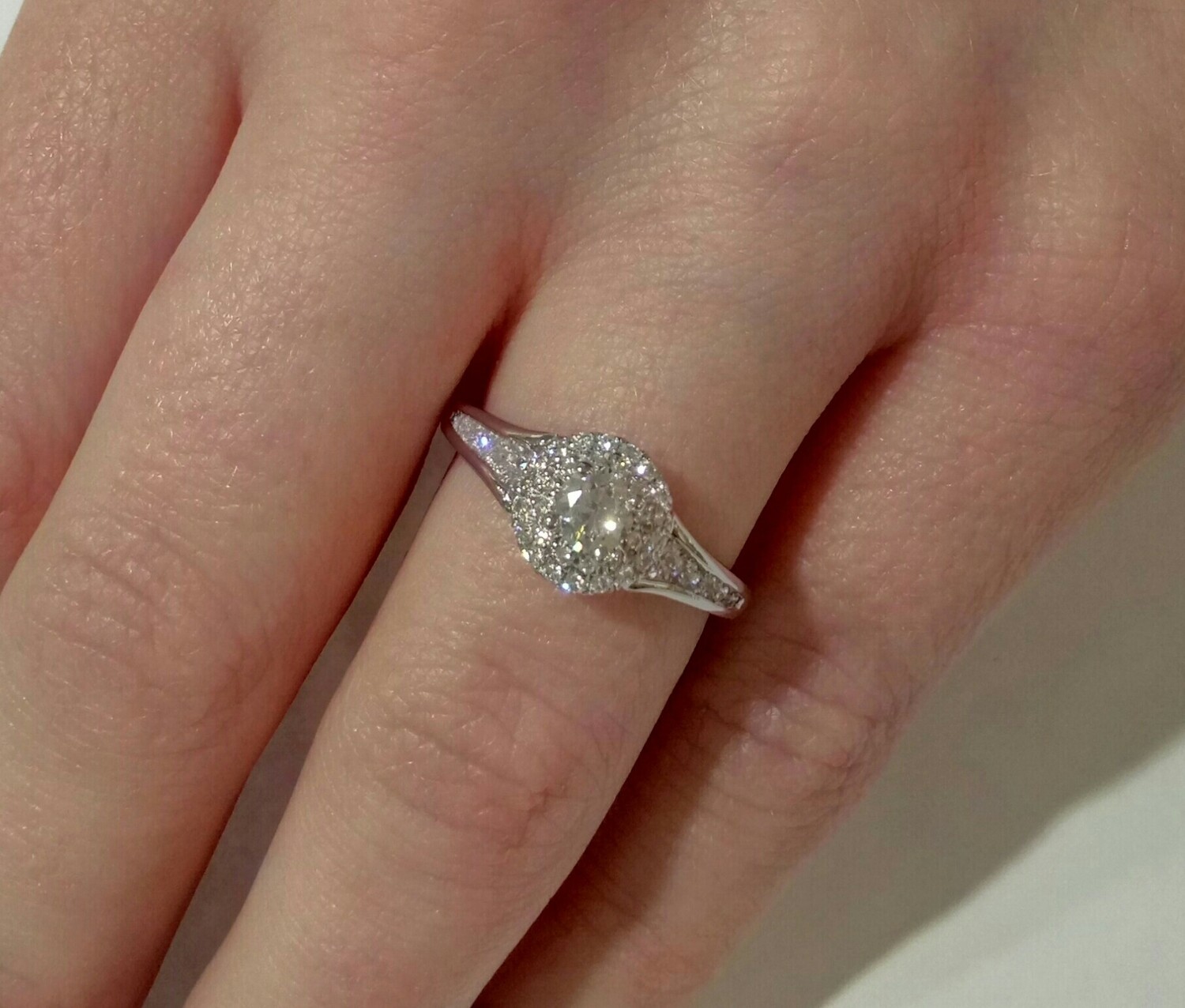 18ct white gold diamond cluster ring