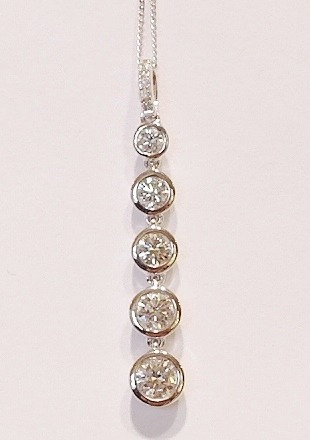 9ct white gold diamond pendant