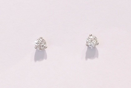 18ct white gold diamond studs