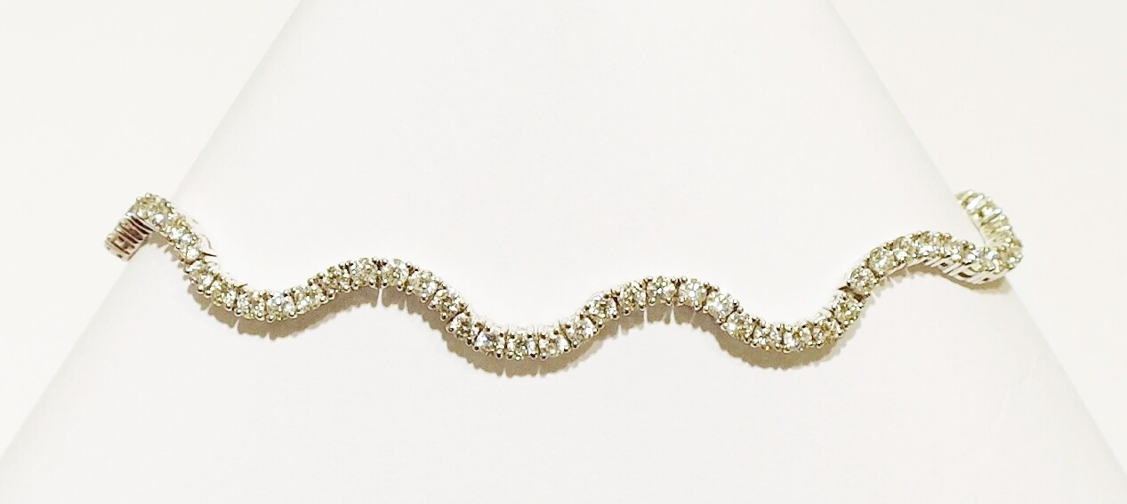 18ct white gold diamond bracelet