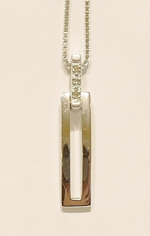 9ct white gold diamond pendant