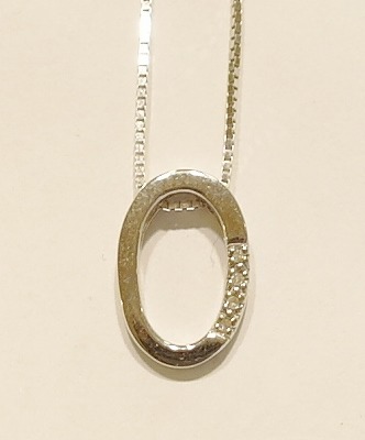 9ct white gold diamond pendant