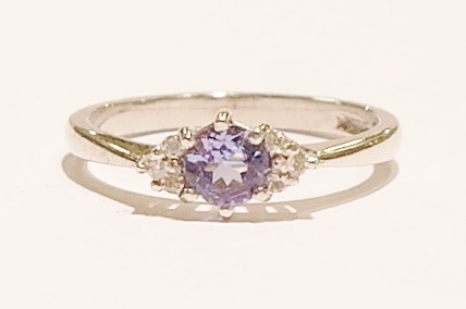 9ct white gold tanzanite and diamond ring