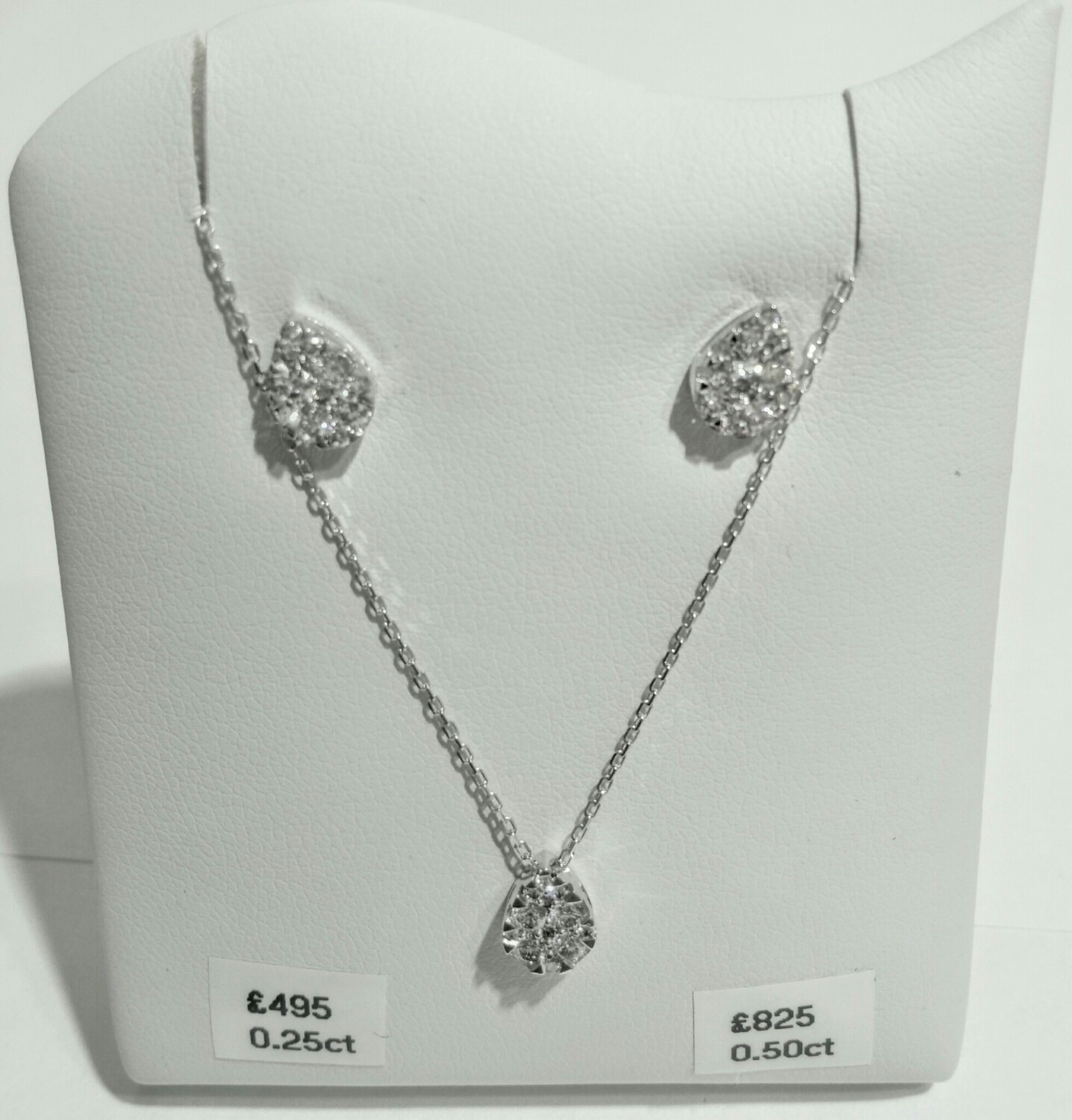 18ct white gold diamond set pendant