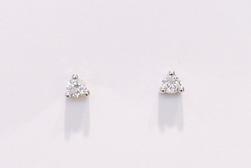 18ct white gold diamond studs