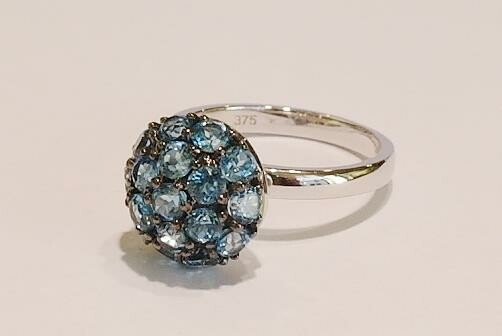 9ct white gold blue topaz ring