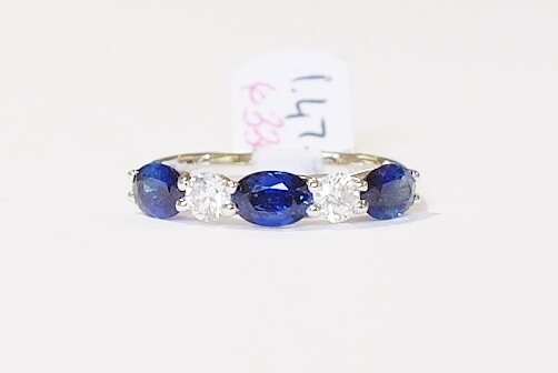 18ct white gold sapphire and diamond ring