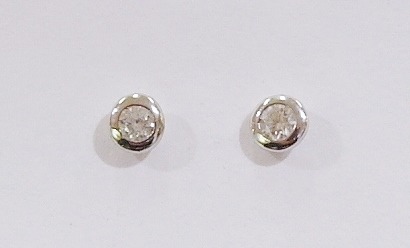 9ct white gold diamond studs