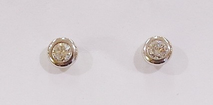 9ct white gold diamond studs