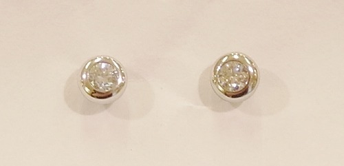 9ct white gold diamond studs