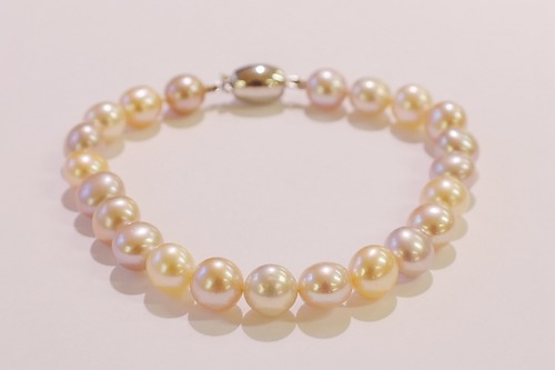 Multi-coloured freshwater pearl bracelet